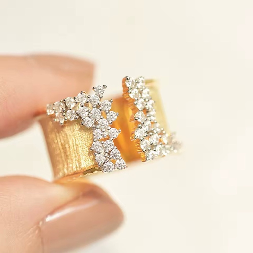 NWT - Elegant Gold Color and CZ Women's Fashion Ring - Size US 8 / 13mm wide